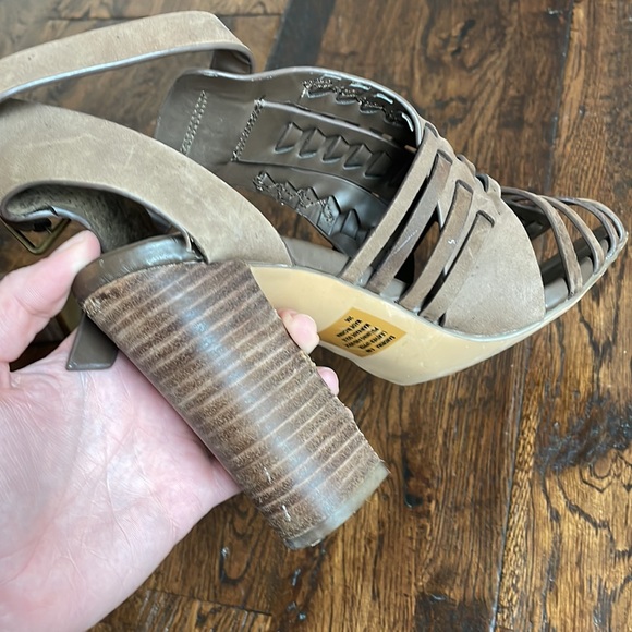 Steve Madden Sandrina Brown 4-5” Heels, Braided Leather Design - Picture 7 of 9